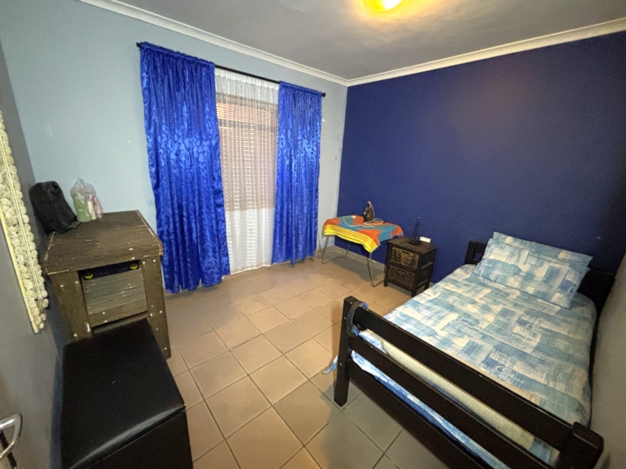 6 Bedroom Property for Sale in Malibu Village Western Cape